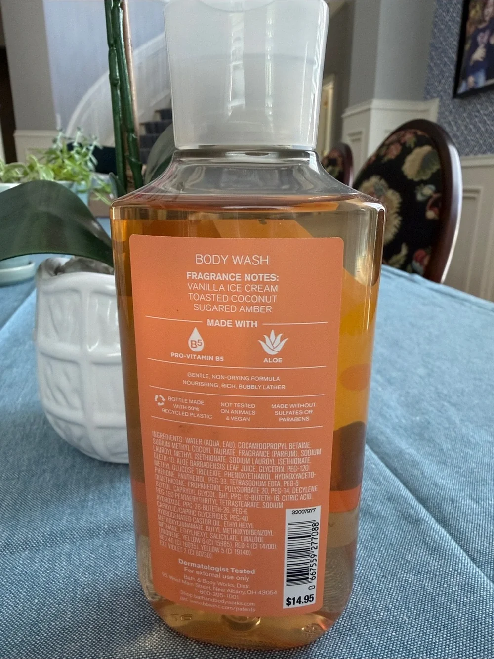 Bath & Body Works Whipped Coconut Milkshake body wash